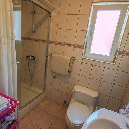 Emily Apartman *